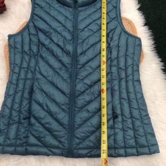 32 Degree Heat Vest - Picture 12 of 14